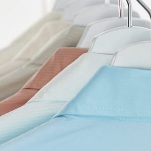 Chemise lavée, repassée/cintre